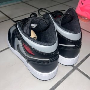 2021
Air Jordan 1 Mid 'Shadow